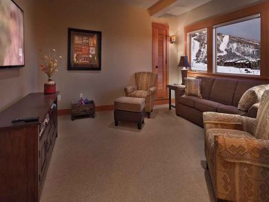 Eight Bedrooms Luxury Rental Home in Steamboat Springs